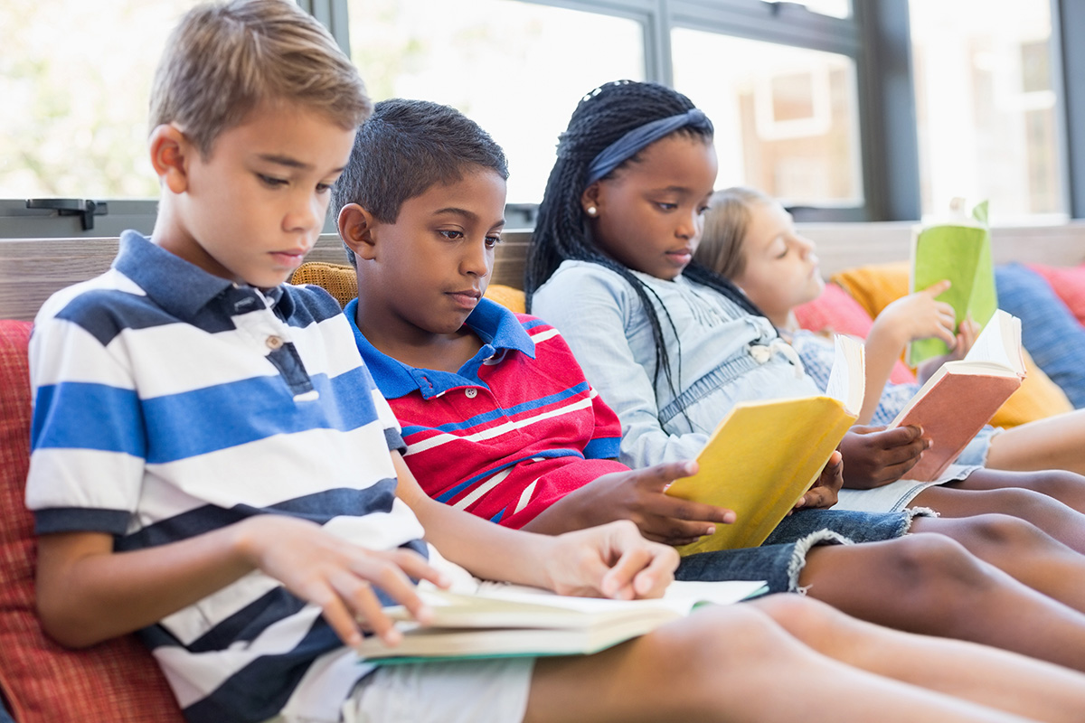 A student shows automatic word recognition skills by reading without effort, quickly and with comprehension. 
