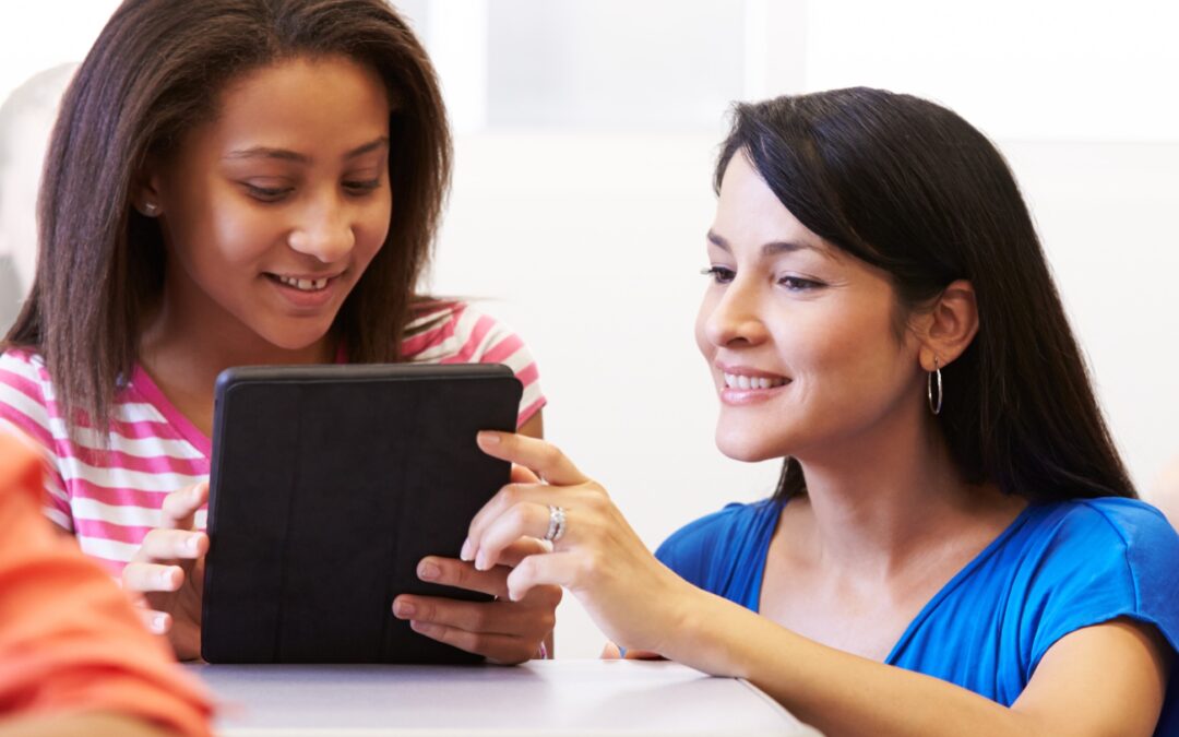 How do educators help struggling middle school readers? 